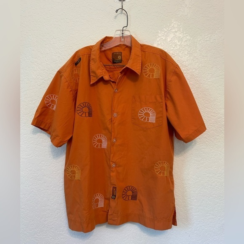 Akademiks Orange Embroidered shirt.‎ Size M